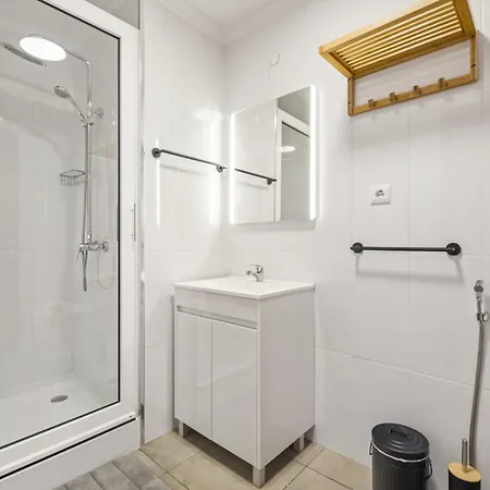 בית נופש Skyline Heights By Homie פונשל