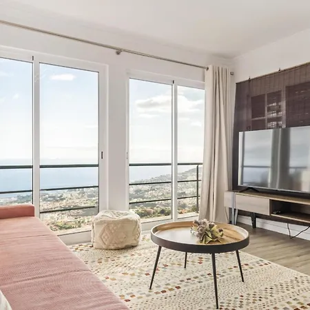 בית נופש Skyline Heights By Homie פונשל