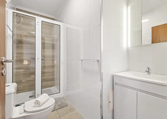 Skyline Heights By Homie Funchal (Madeira)